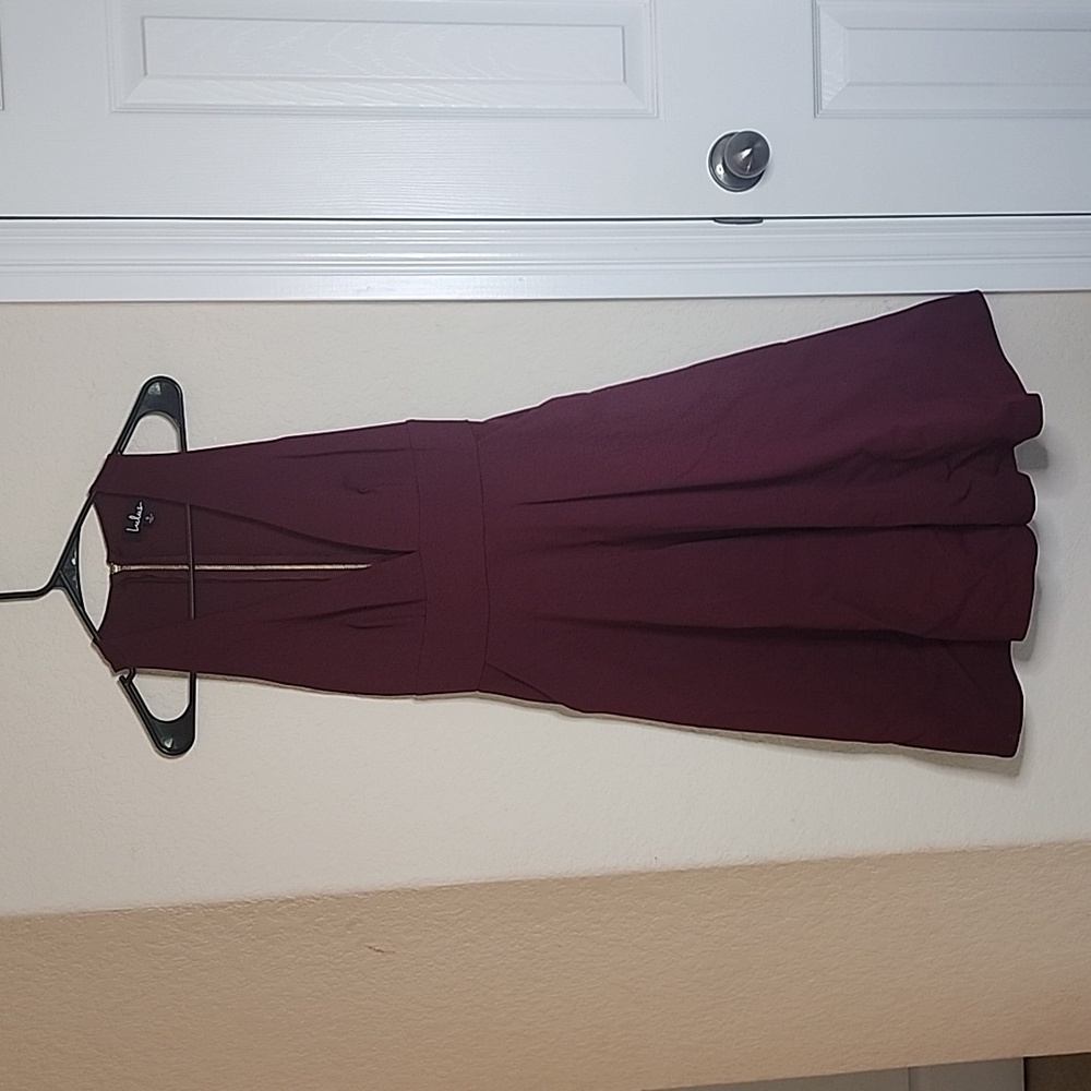 Lulus burgundy sleeveless dress with pockets